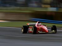 开云体育登录-赛道之外的对决，当米切尔在F1揭幕战之夜锁死对手