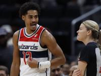 开云体育中国-尼克斯客场失利，扬纳赛在关键时刻无功而返的简单介绍