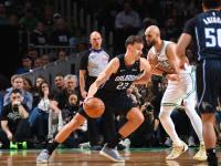 开云体育中国-凯尔特人客场不敌魔术，遭遇失利