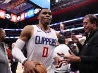 开云体育中国-老鹰客场战胜黄蜂，取得两连胜