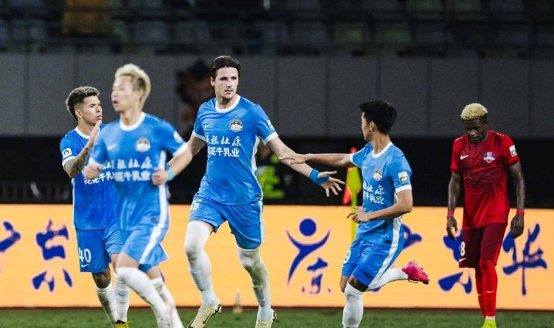 中超大战精彩纷呈，攻防交替激烈的简单介绍