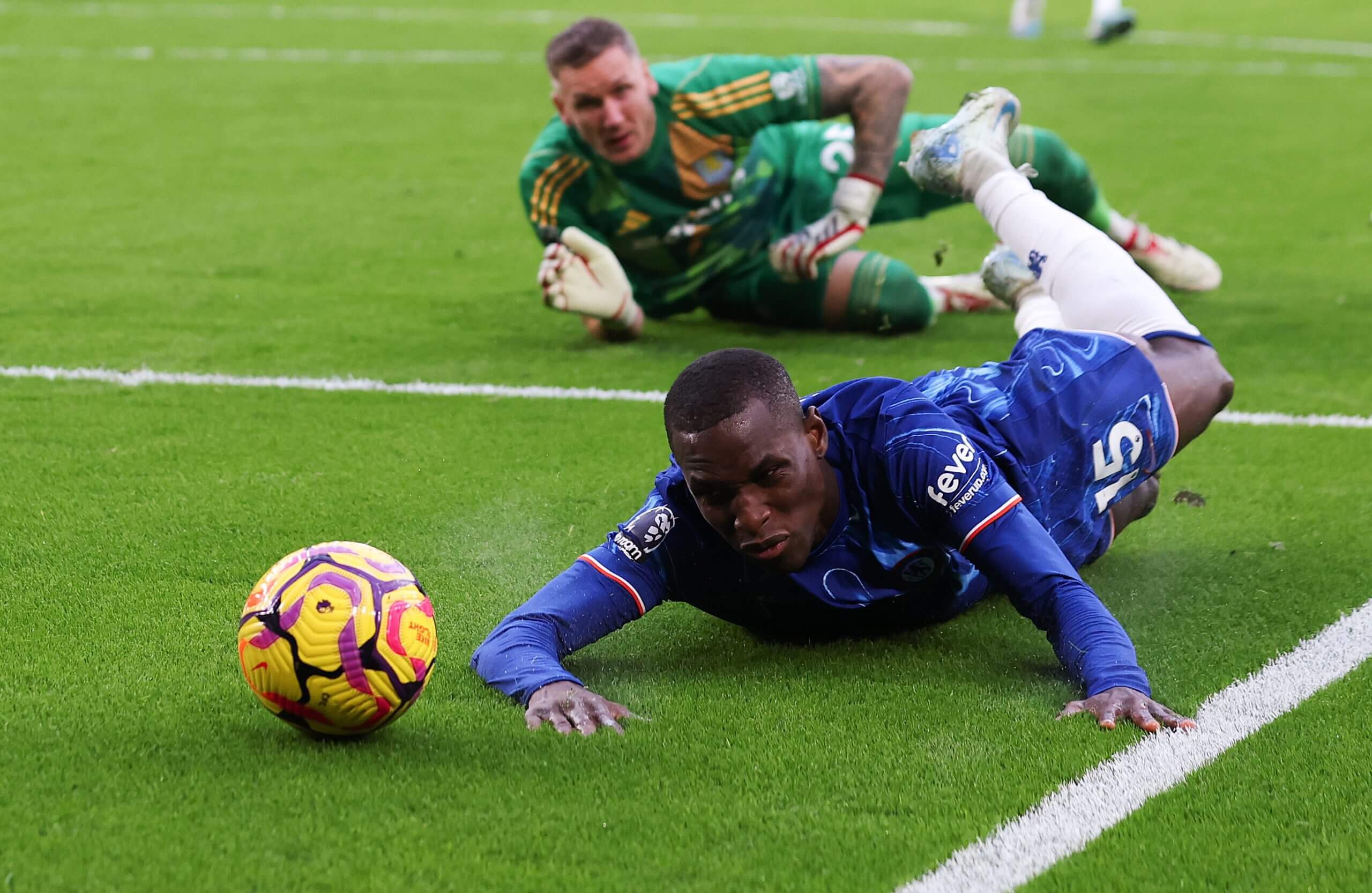 切尔西门将受伤，对手进球暴力扩大进攻的简单介绍