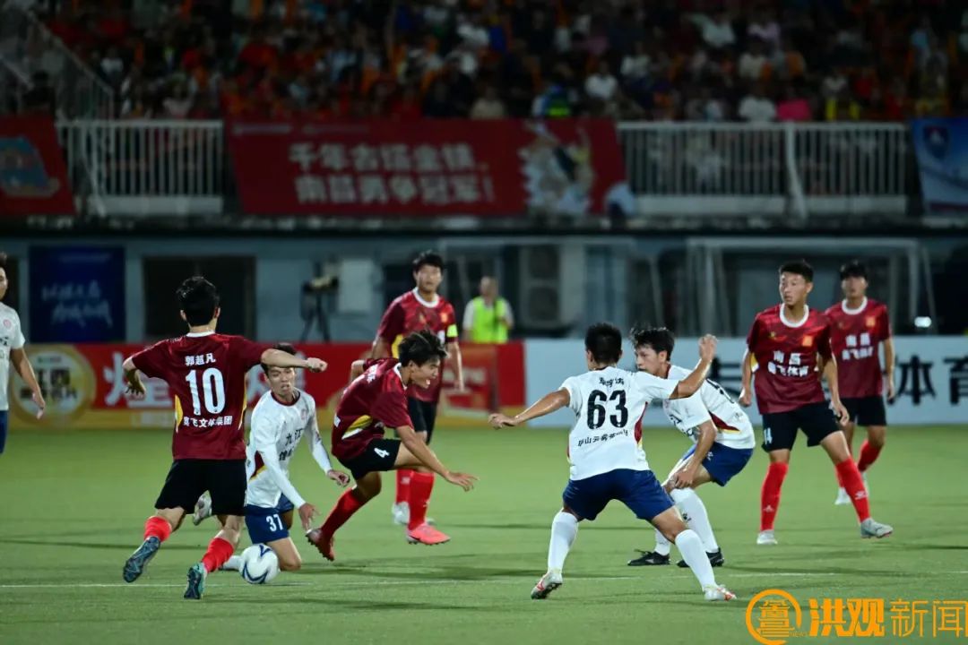 体育场上激情四射,运动员敢为人先