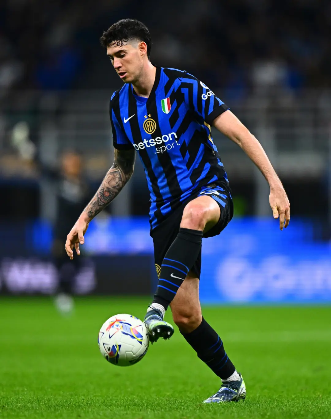 精彩比赛瞬间！球员个个激发超强战斗力的简单介绍