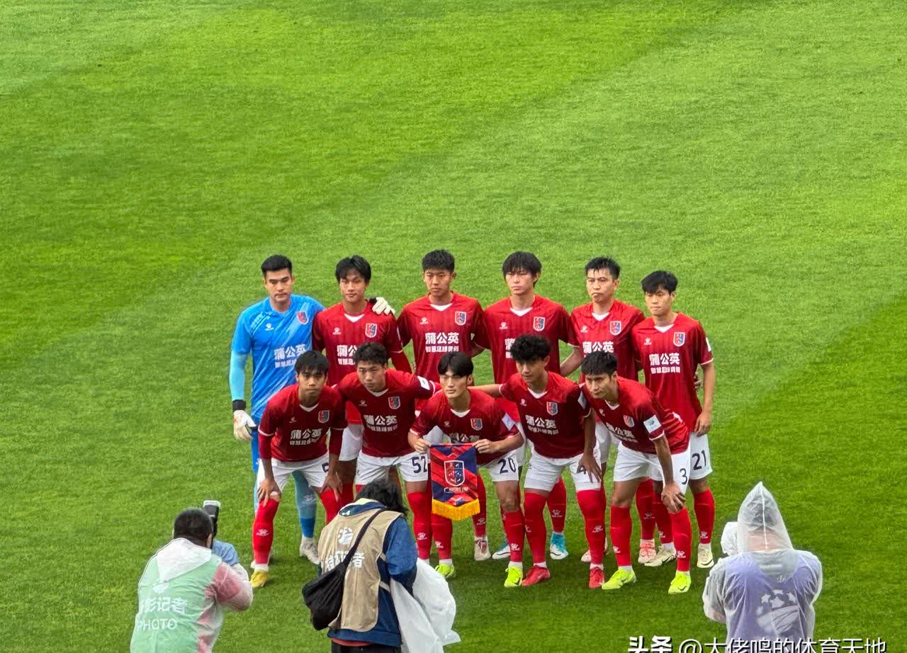 关于球员表现稳定，助力球队战胜老对手的信息