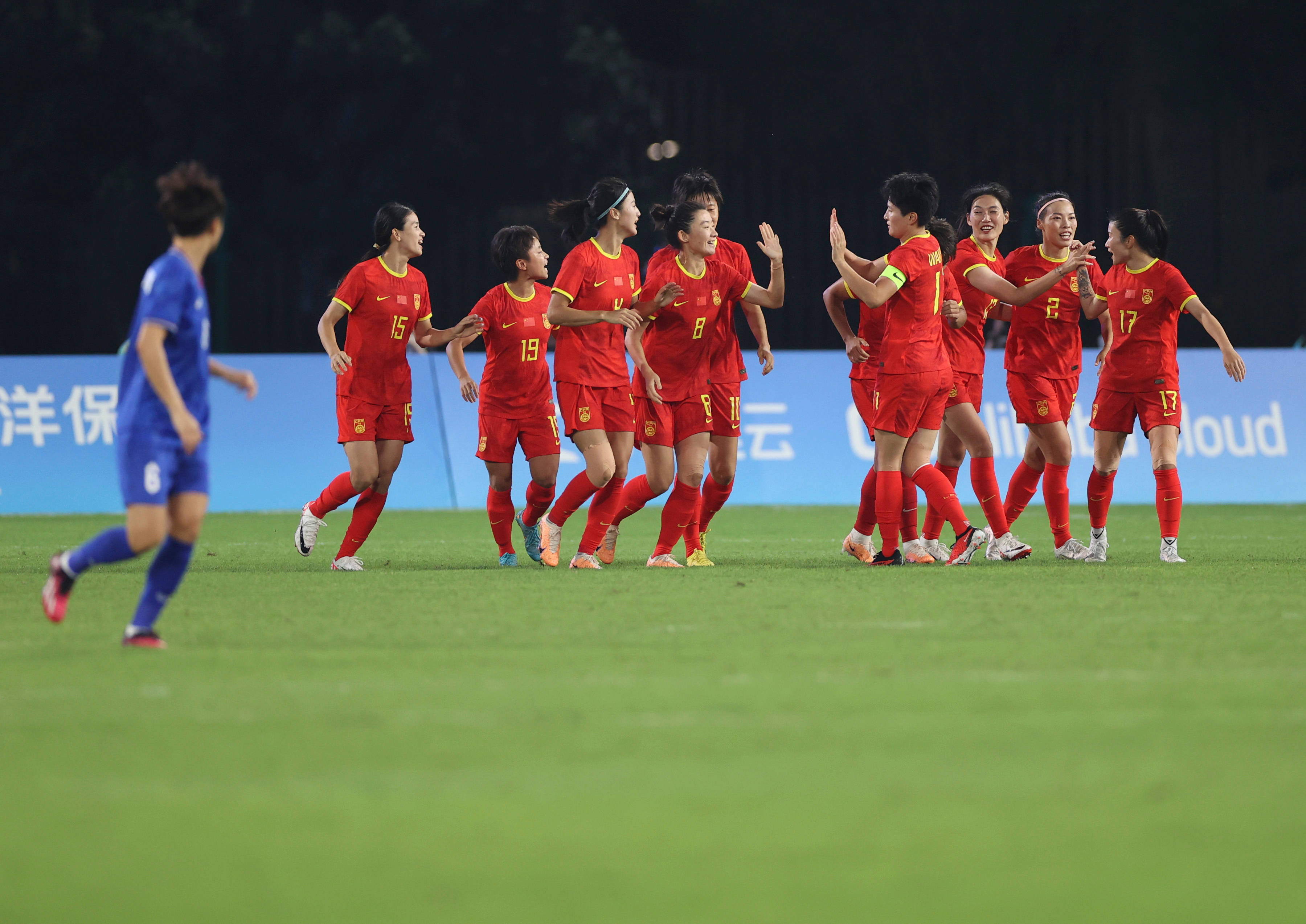 日本队逆袭战胜对手，晋级女足四强