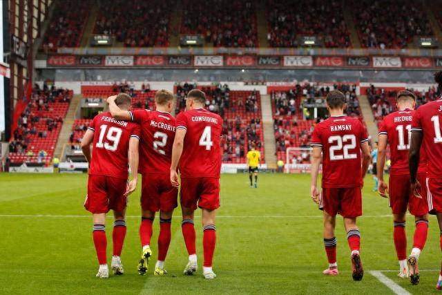 关于柏林联队员表现低迷，遭受连败的信息