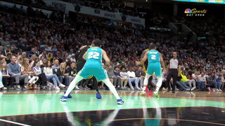 勇士主场击败黄蜂，取得八连胜