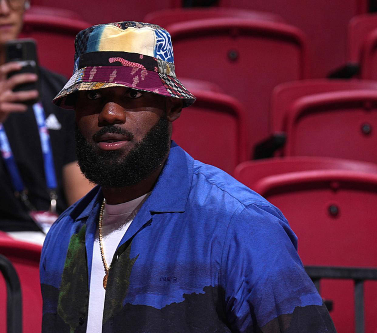 快船惜败开拓者遭遇两连败