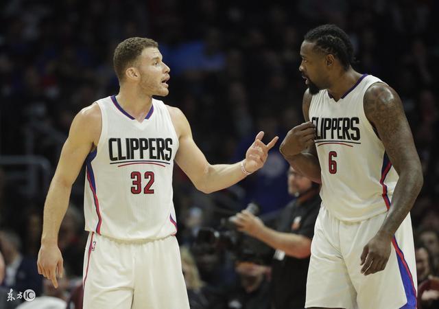 小牛连胜终结,灰熊客场取胜 小牛连胜终结,灰熊客场取胜