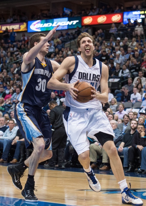 小牛连胜终结,灰熊客场取胜 小牛连胜终结,灰熊客场取胜